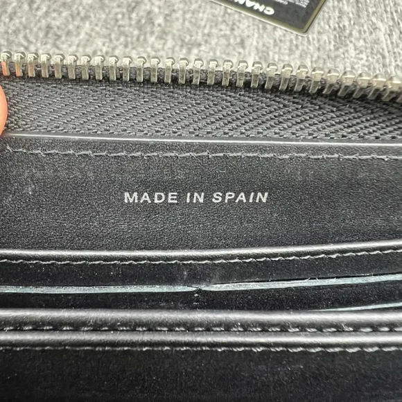 100% Authentic CHANEL Patent Leather Wallet - Picture 13 of 14